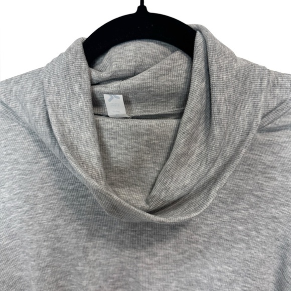 Old Navy Turtleneck Long Sleeve Top Grey - Picture 2 of 10